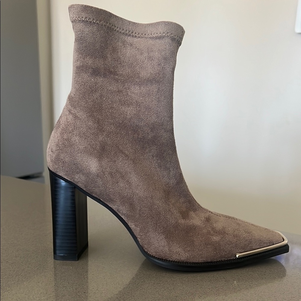 Elegant Brown Suede Women's Ankle Boots
